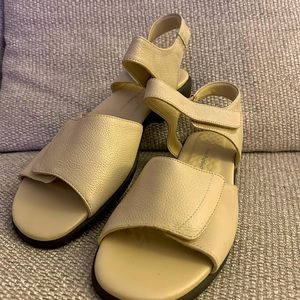 Hush Puppies Natural Leather Sandals